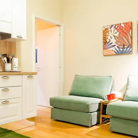 In The Center, Ac, Casa Di Lu *