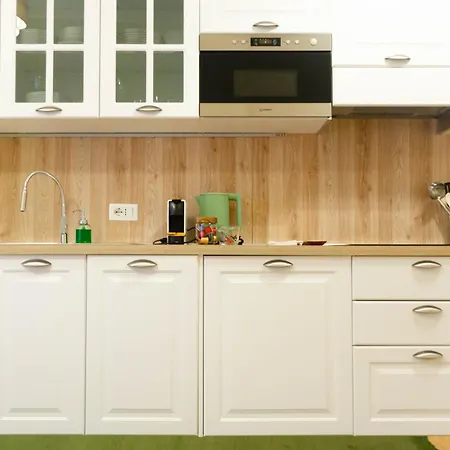 In The Center, Ac, Casa Di Lu Turyn