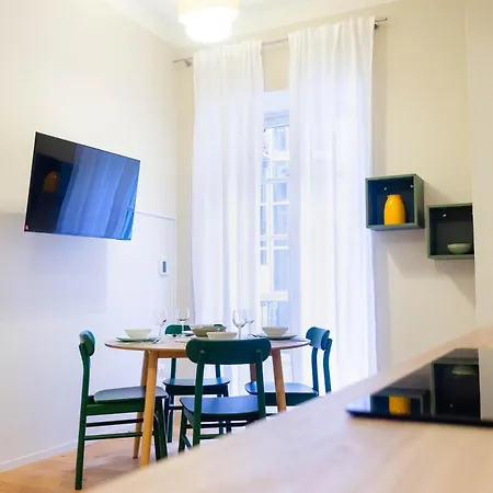 In The Center, Ac, Casa Di Lu