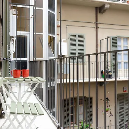 In The Center, Ac, Casa Di Lu