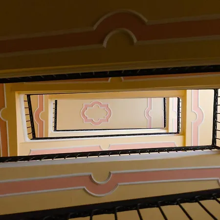 In The Center, Ac, Casa Di Lu