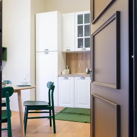 In The Center, Ac, Casa Di Lu *